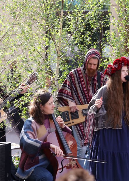 Евгения Рыбакова и Обними Кита